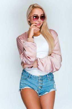 Beyaz arka plan üzerinde