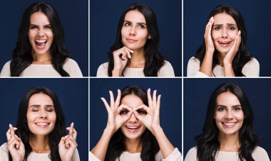 Farklı duygular. Kolaj bir surat ve gülümseme duran mavi arka plan ile kameraya bakarak güzel genç kadın