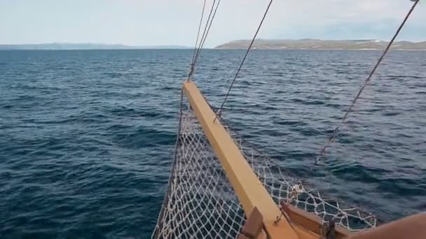 Una nave in alto mare. Croazia. Makarska — Video Stock