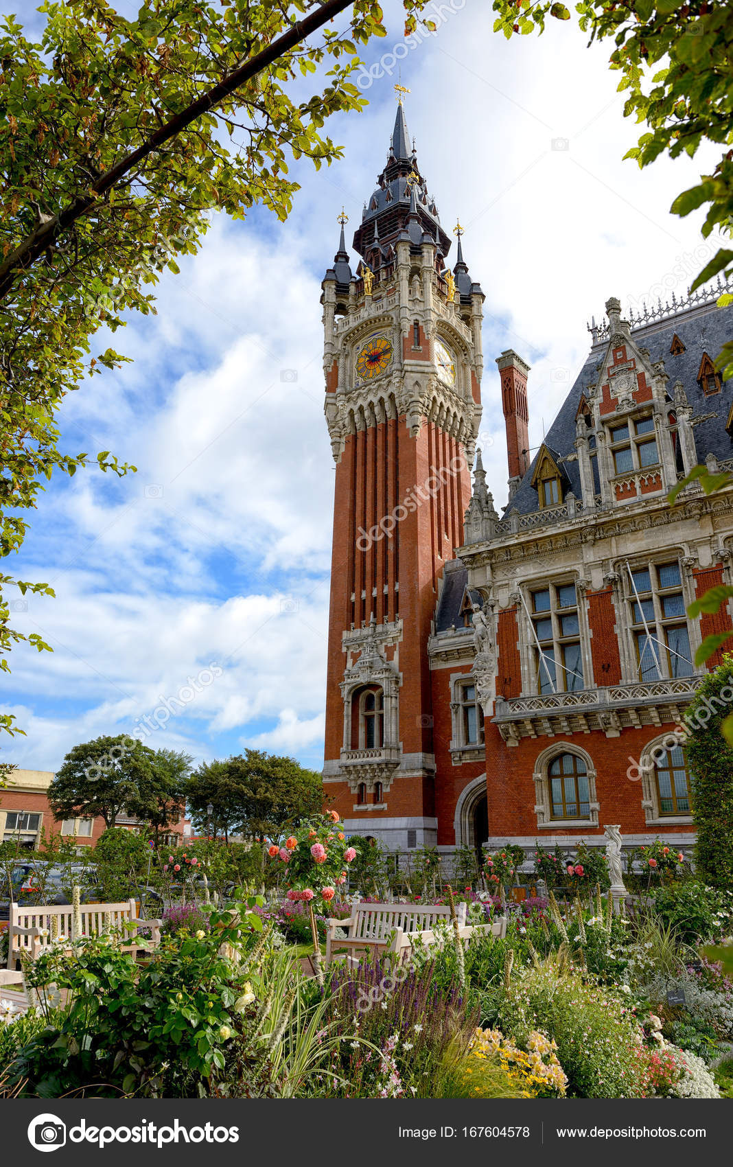 Main square in the town centre of Calais. France. — Stock Photo