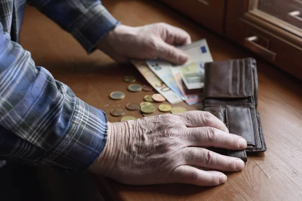 Manos Viejo Cuenta Dinero Euros Concepto Pobreza Bajos Ingresos Austeridad — Foto de Stock