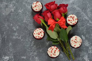 Sevgililer günü için tatlı romantik cupcakes