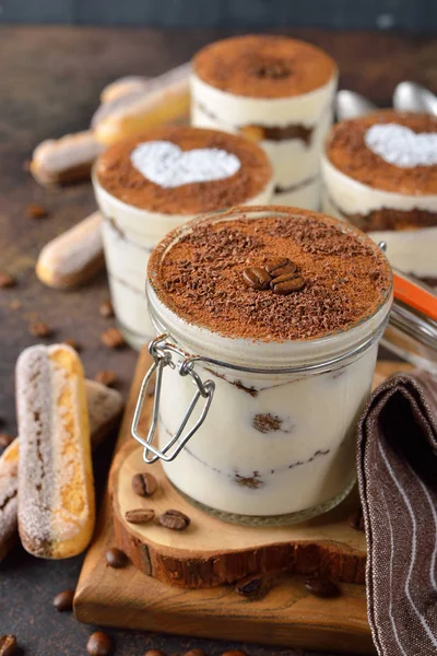 Tradizionale dolce italiano tiramisù — Foto Stock