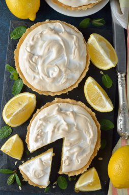 Kremalı limonlu pasta.