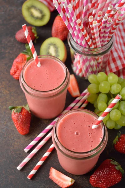 Φράουλα smoothies, κοντινό πλάνο — Φωτογραφία Αρχείου