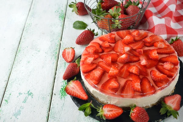 果冻草莓乳酪蛋糕 — 图库照片