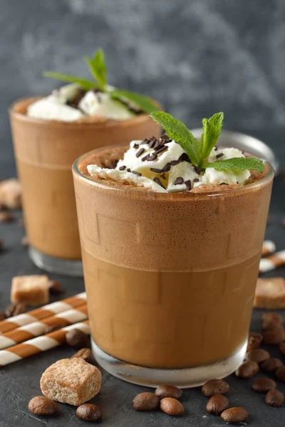 Milkshake kahve ve dondurma ile — Stok fotoğraf