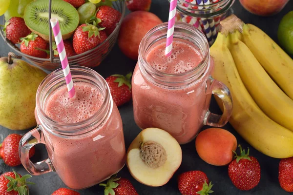 Dietary fruit smoothies — Stock Photo, Image
