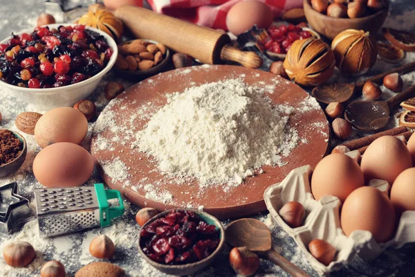 Råa ingredienser för bakning — Stockfoto