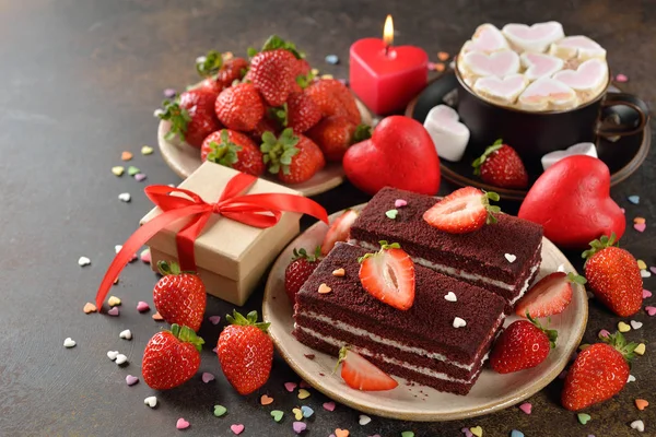 Сладкий романтический торт на День Святого Валентина — стоковое фото