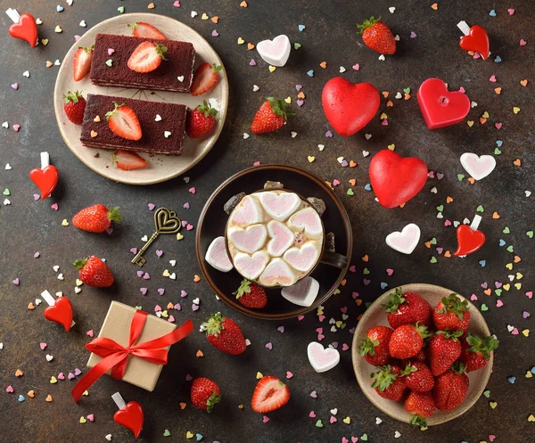 Dulce pastel romántico para el día de San Valentín — Foto de Stock