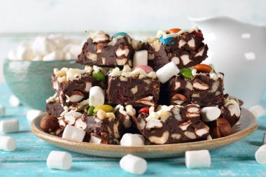 Çikolatalı fondan yakın çekim