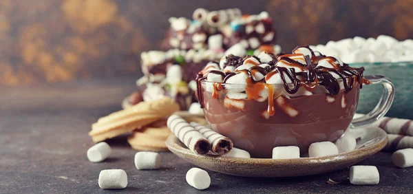 Гарячий шоколад з зефіром — стокове фото