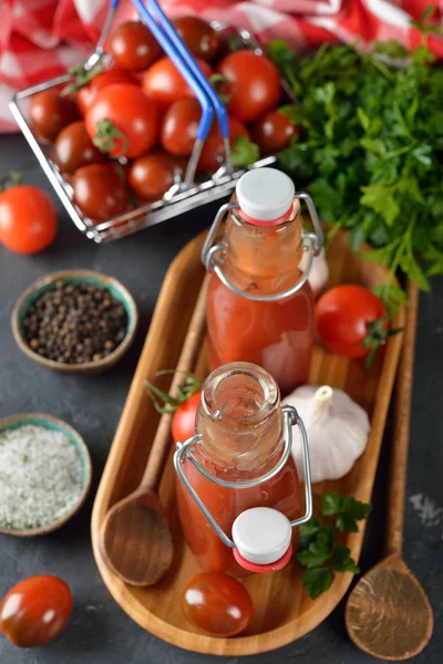 Rajčatový kečup zblízka — Stock fotografie