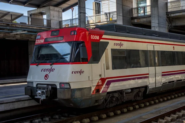 科尔多瓦，西班牙-6 月 20 日： 6 日 Renfe 火车的引擎 — 图库照片