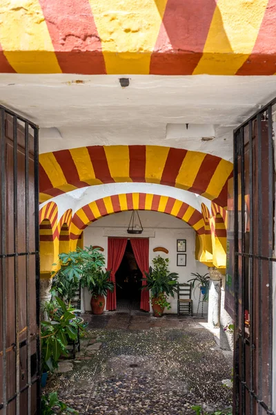 Entrada a un restaurante en Córdoba, España, Europa — Foto de Stock