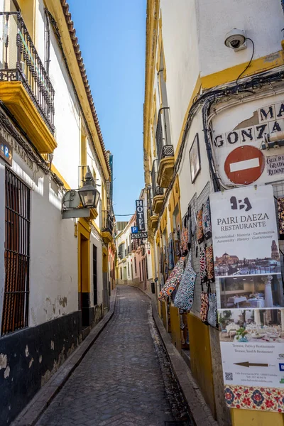 Cordoba, Spanje - 20 juni: De lege straten van Cordoba op juni — Stockfoto