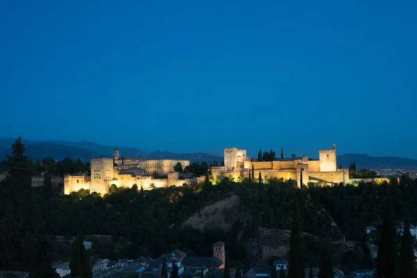 The magnificient Alhambra of Granada, Spain. Alhambra fortress a — Stock Photo, Image