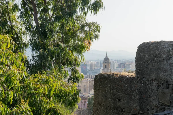 Stadsgezicht luchtfoto van Malaga, Spanje. De kathedraal van Malaga — Stockfoto