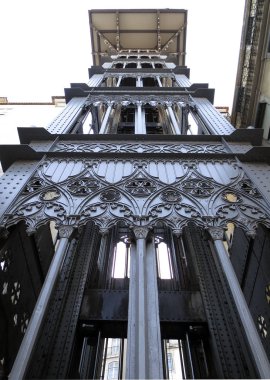 Santa Justa asansör Lizbon. Avrupa, şehir merkezinde.