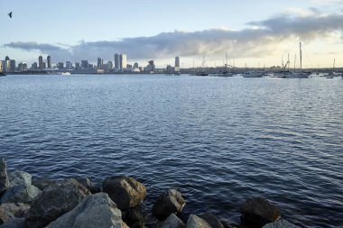 Kurumsal binalar ve downtown San Diego sunrise tarafından karşılaşacaksınız