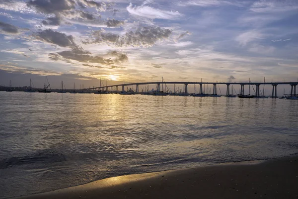 Sun is just coming up over the Coronado Bridge, San Diego — Stock Photo, Image