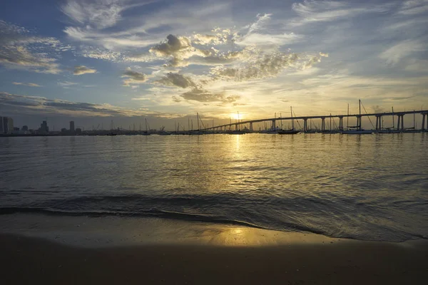 # Mavi gökyüzü ve gündoğumu San Diego, Kaliforniya