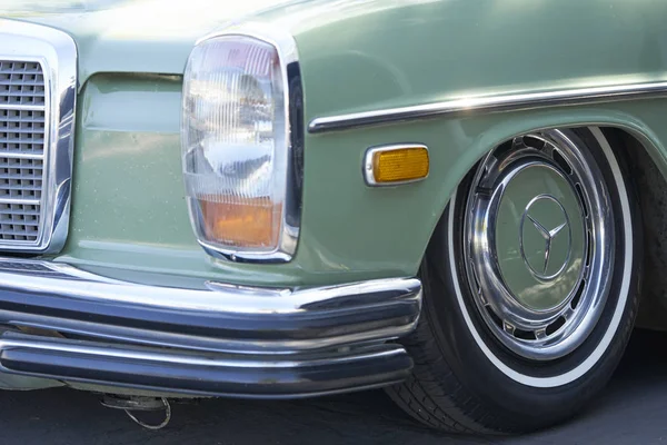 San Diego, Ca/Amerika Birleşik Devletleri - 15 Ekim 2016: San Diego arabalar ve kahve araba Fuarı