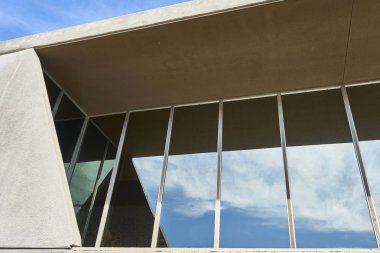 yüzyıl modern bina orta bir hikaye 