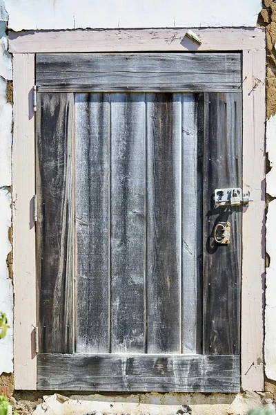  Mavi ahşap kapı korumaları yasak avlu 