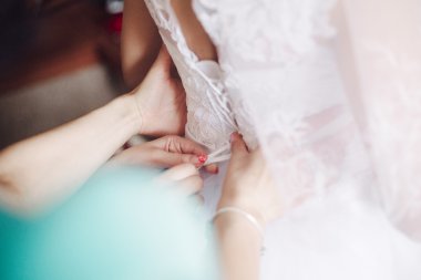 Gelin bağlama Giydir