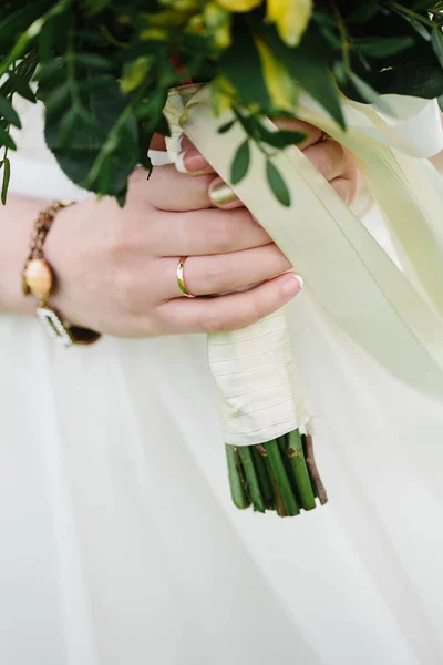 Bellissimo bouquet da sposa colore — Foto Stock