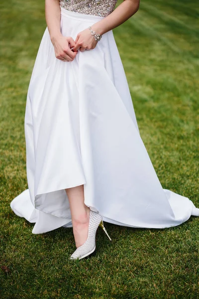 Fashion detail image of a bride wearing. shoess — Stock Photo, Image