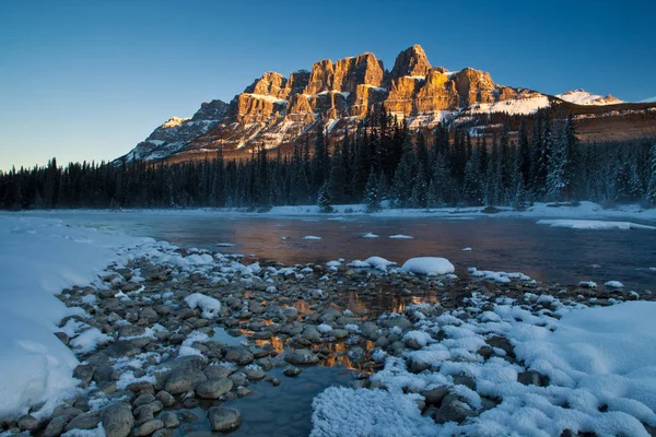 Vár-hegy Banff National Park, Alberta, Kanada — Stock Fotó