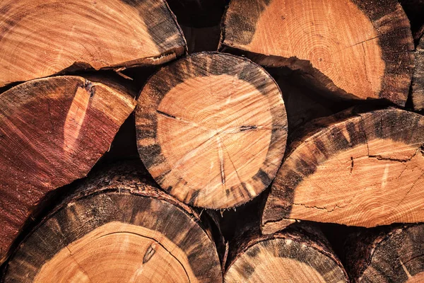 Kıyılmış yakacak odun arka plan yığını