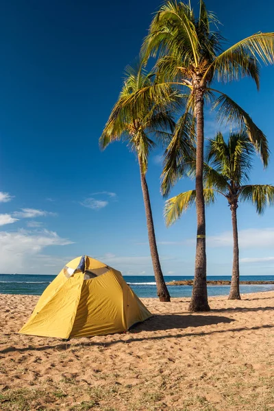 Tenda camping na ilha de Kauai — Fotografia de Stock