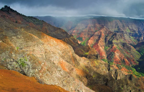 Vista aérea del cañón de Waimea, también conocido como el Gran Cañón o — Foto de Stock