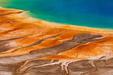 Grand Prismatic bahar yukarıda ayrıntılı görünümünü. Yellowst