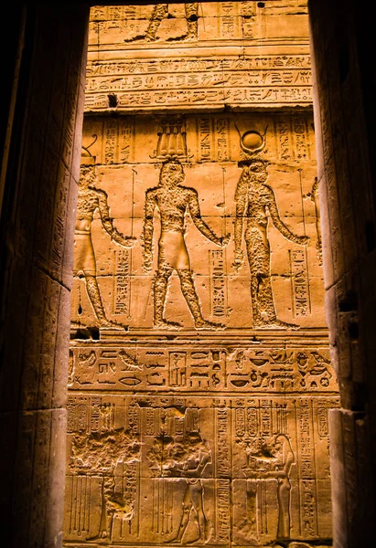 Hieroglyfy v Horův chrám v Edfu — Stock fotografie