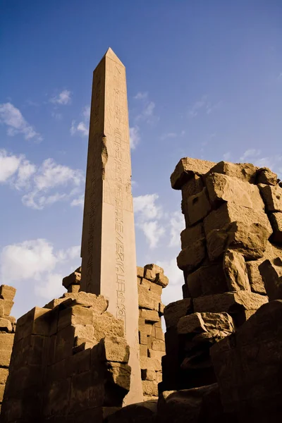 Um Obelisco no Templo de Karnak — Fotografia de Stock