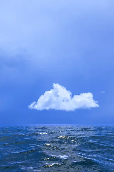 Background Sky Single Cloud Reflected Water Ocean — Stock Photo, Image