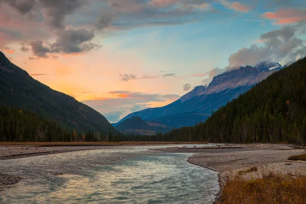 A river in the mountains at sunset — Stock Photo, Image