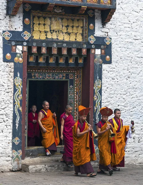 Rytuał mnich w Trashigang dzong - Bhutan — Zdjęcie stockowe