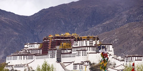 Potala palast, ehemalige dalai lama residenz in lhasa - tibet — Stockfoto