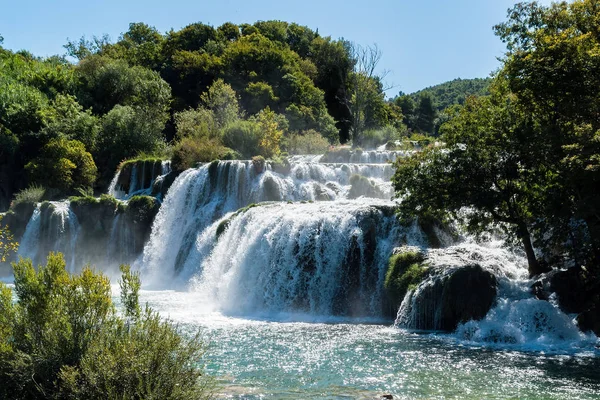 Cachoeira no Parque Nacional de Krka - Dalmácia, Croácia — Fotografia de Stock