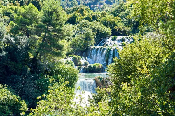 Cachoeira no Parque Nacional de Krka - Dalmácia, Croácia — Fotografia de Stock