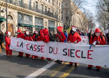 Paris 'teki Fransız emeklilik reformuna karşı protesto