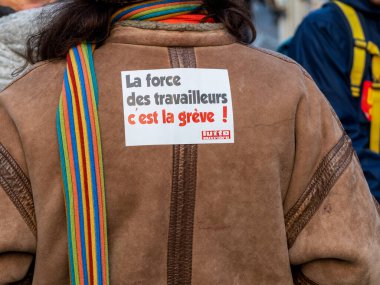 Paris 'teki Fransız emeklilik reformuna karşı protesto