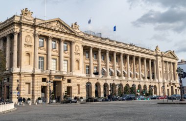 Hotel de la Marine ve Hotel de Crillon Paris, Fransa