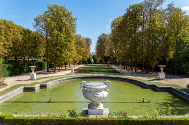Fransa, Saint-Cloud - Eylül 04 2019: Paris - Fransa yakınlarındaki Parc de Saint-Cloud.